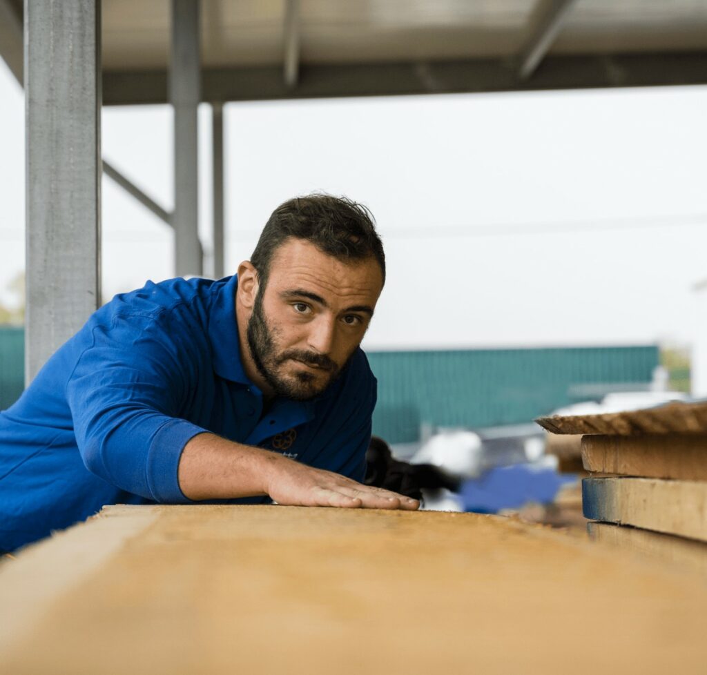 Artigiano Coletta Ebanisteria al lavoro