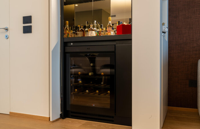 angolo bar su misura con cantinetta - Coletta Ebanisteria Bari